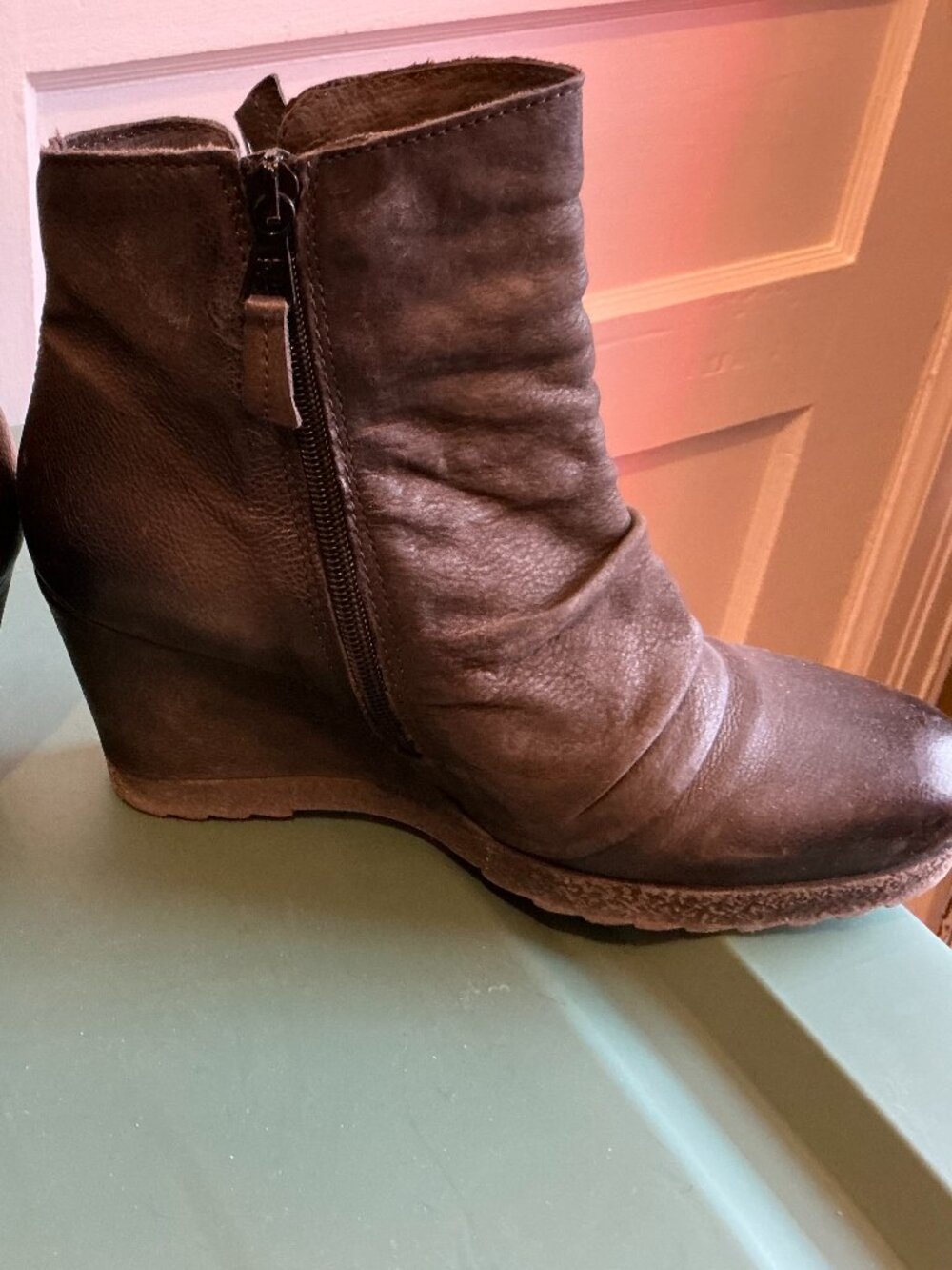 Miz Mooz grey leather wedge zip bootie (39)